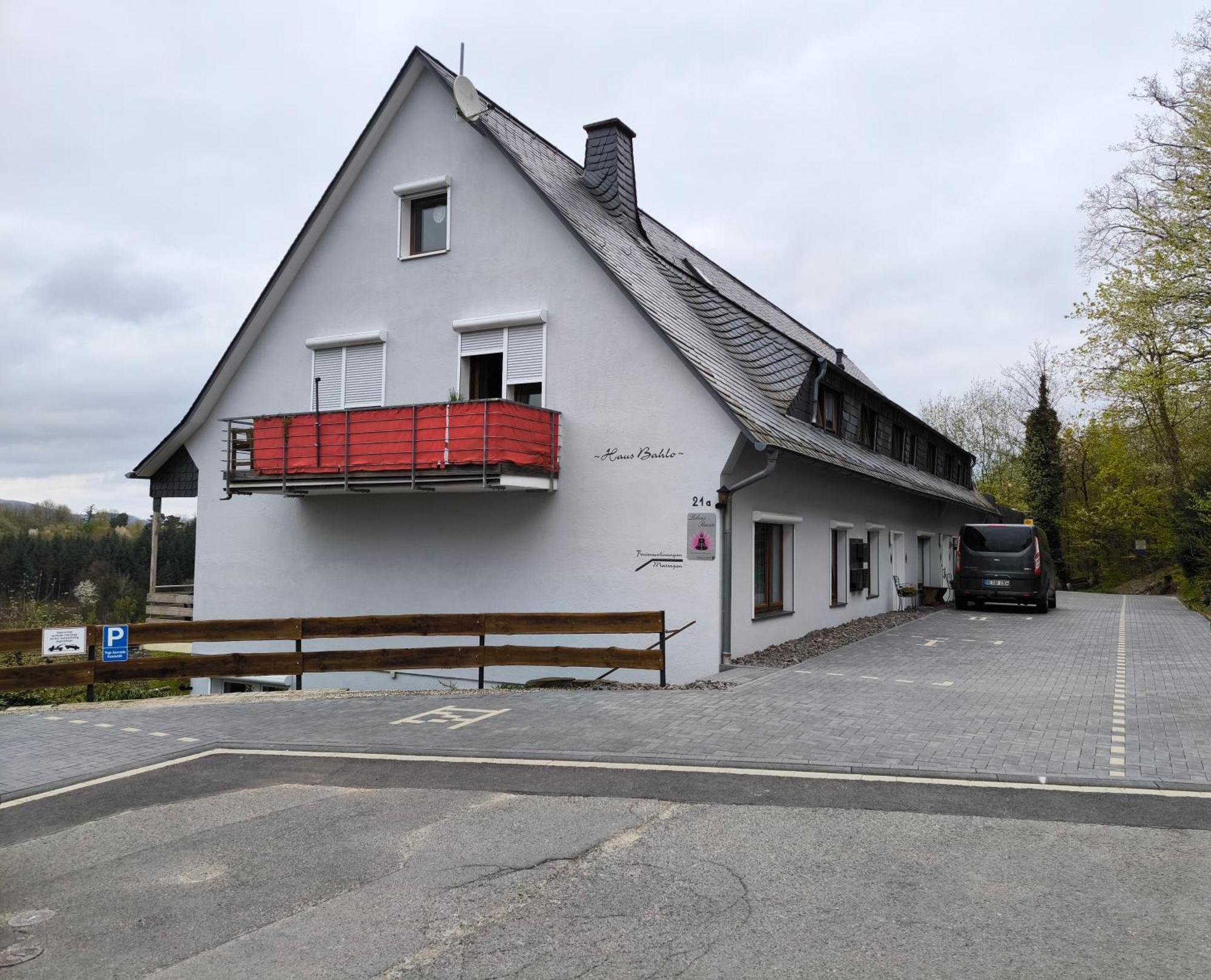 Haus Bahlo - Ferienwohnungen Attendorn Eksteriør bilde
