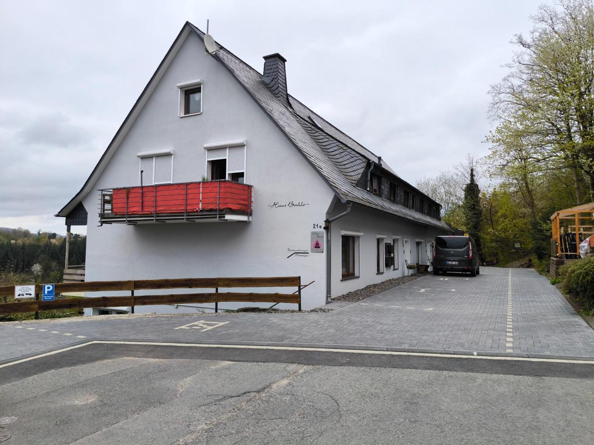 Haus Bahlo - Ferienwohnungen Attendorn Eksteriør bilde